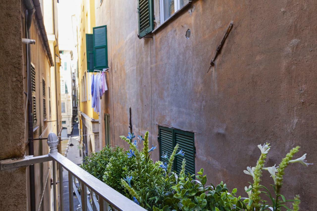 Wood And Stone Apartment In The Historical Center Genoa Ngoại thất bức ảnh