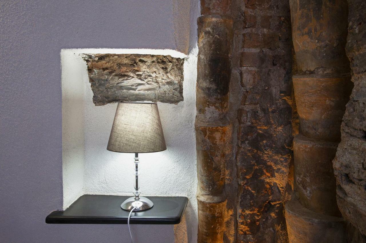 Wood And Stone Apartment In The Historical Center Genoa Ngoại thất bức ảnh