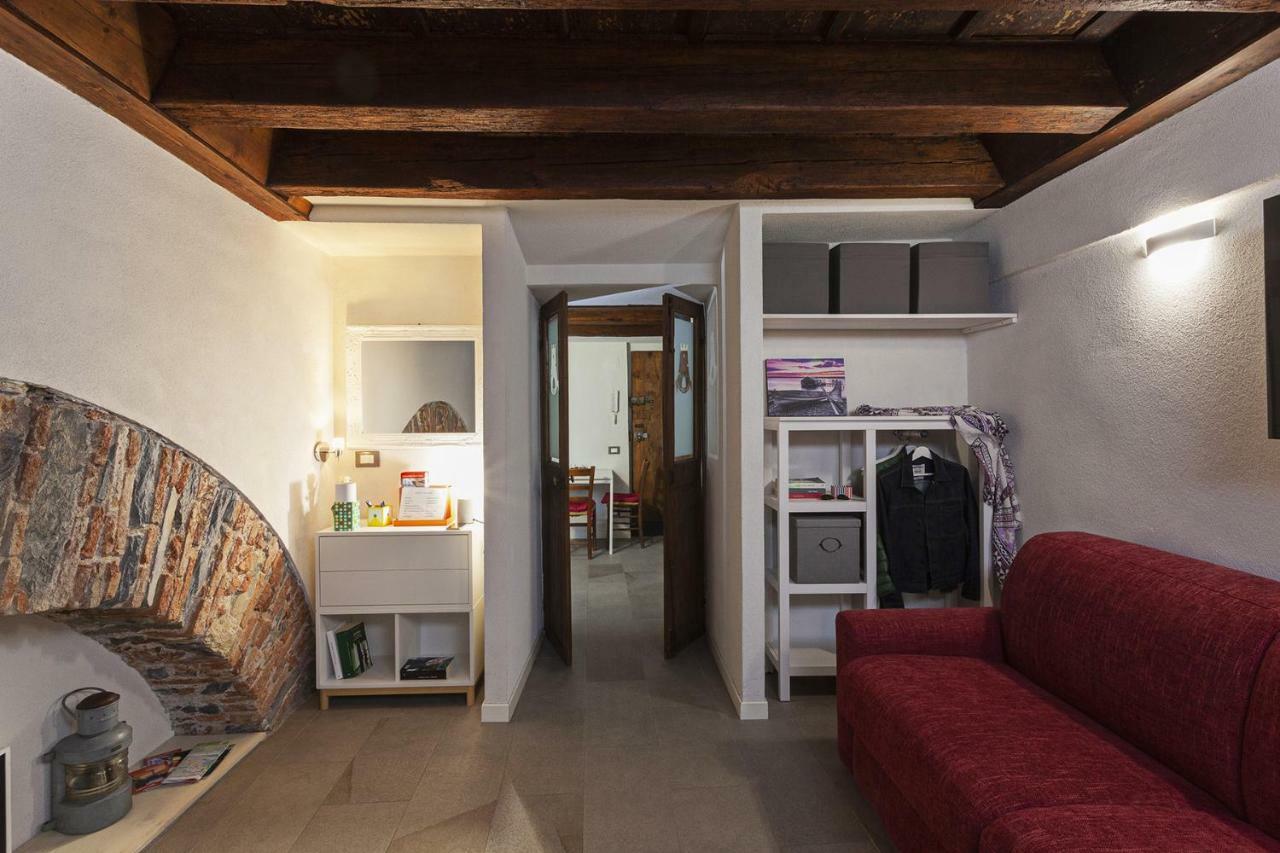 Wood And Stone Apartment In The Historical Center Genoa Ngoại thất bức ảnh