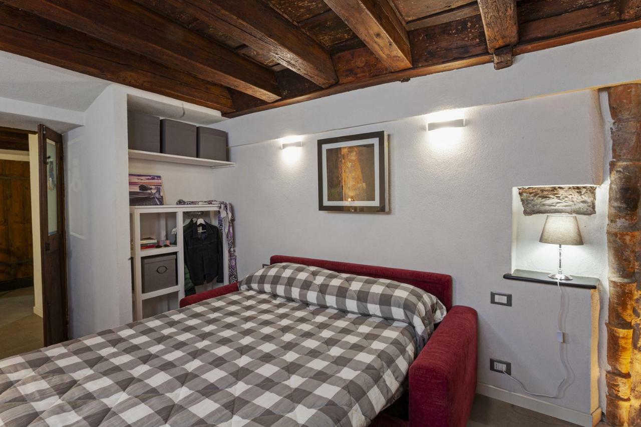 Wood And Stone Apartment In The Historical Center Genoa Ngoại thất bức ảnh
